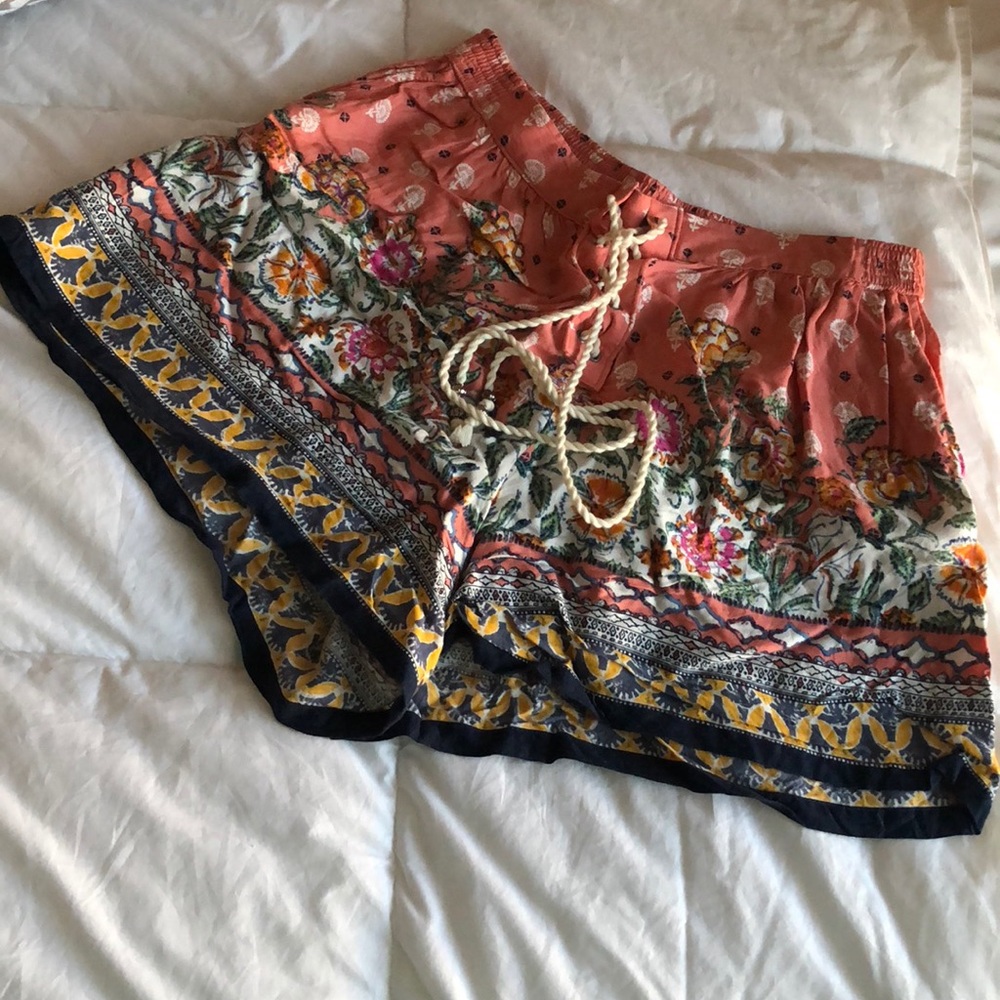 This is a fun multicolor short that are adorbs!